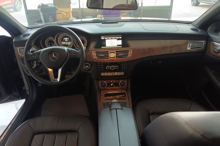 Used Mercedes-Benz CLS 2012 CLS 300 CGI Center Console