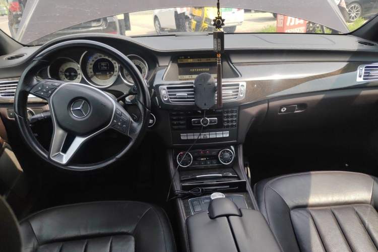 Used Mercedes-Benz CLS 2012 CLS 300 CGI Center Console