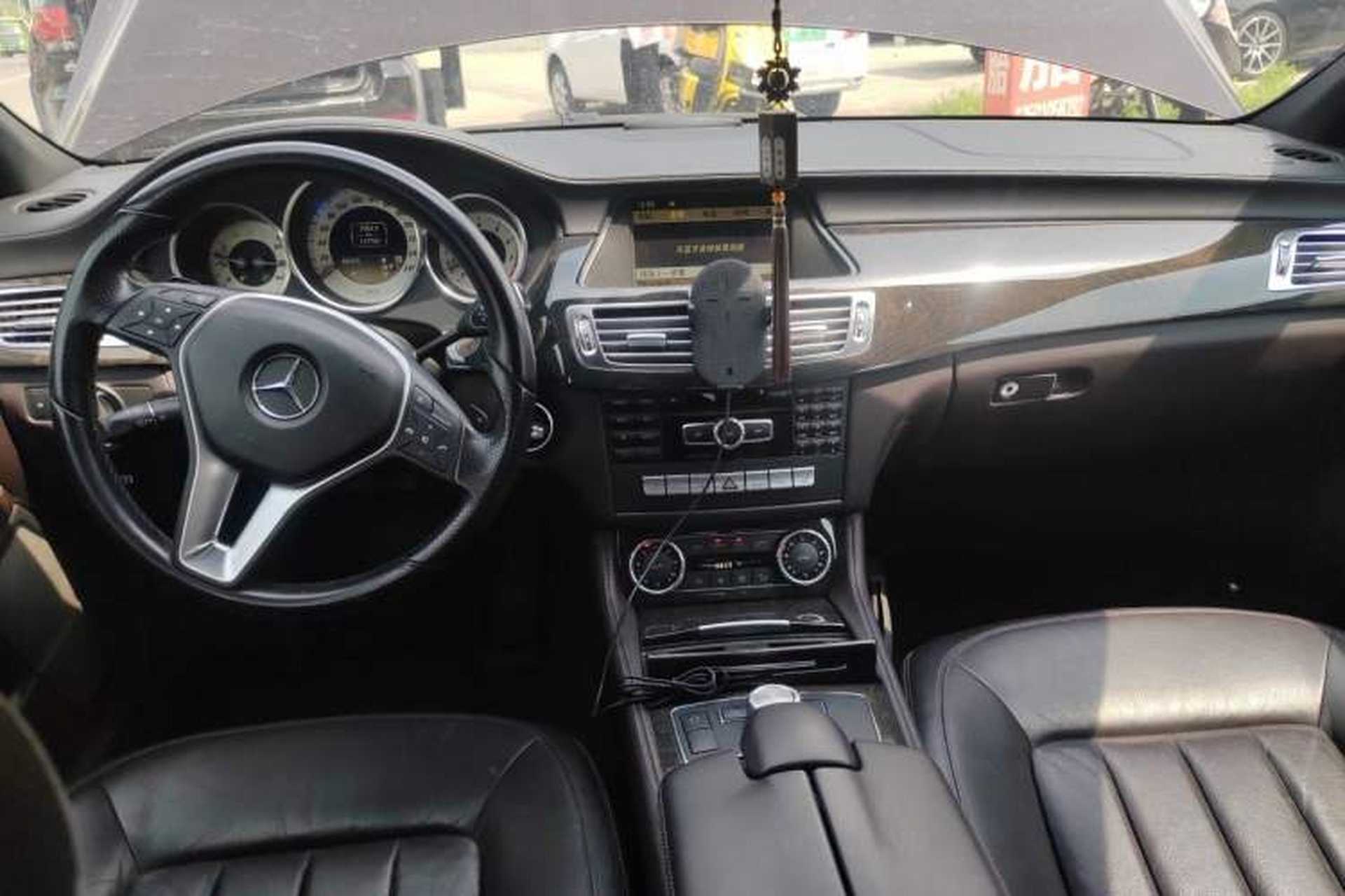Used Mercedes-Benz CLS 2012 CLS 300 CGI Center Console