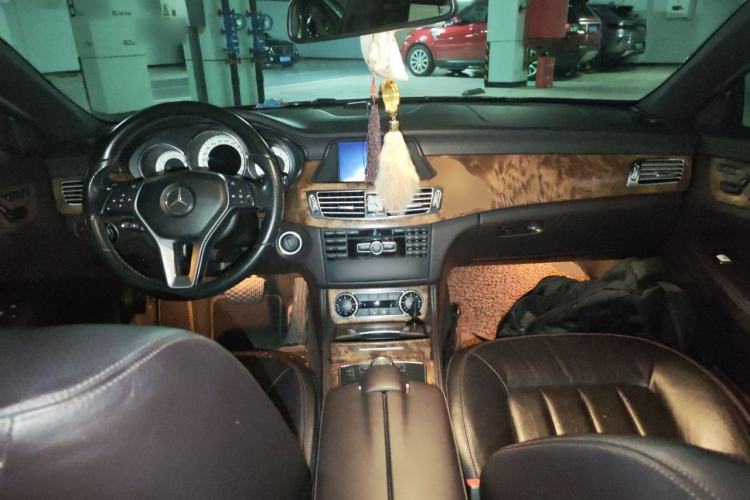 Used Mercedes-Benz CLS 2012 CLS 300 CGI Center Console