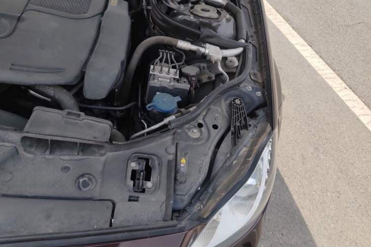 Used Mercedes-Benz CLS 2012 CLS 300 CGI Engine Bay Left