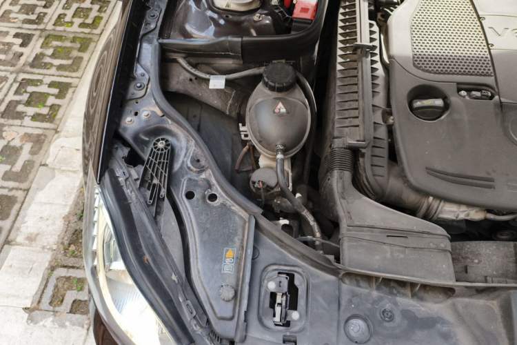 Used Mercedes-Benz CLS 2012 CLS 300 CGI Engine Bay Right