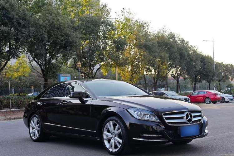Used Mercedes-Benz CLS 2012 CLS 300 CGI Front Right 45 Deg