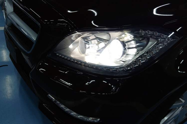 Used Mercedes-Benz CLS 2012 CLS 300 CGI Left Front Headlight