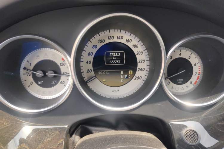 Used Mercedes-Benz CLS 2012 CLS 300 CGI Odometer Close Up