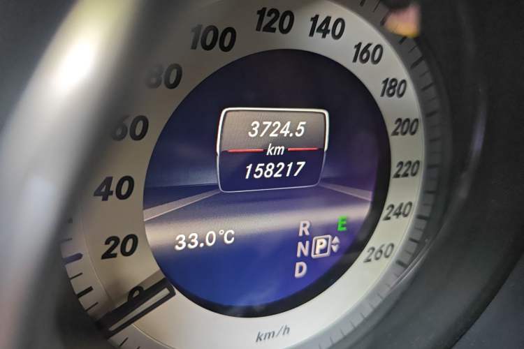 Used Mercedes-Benz CLS 2012 CLS 300 CGI Odometer Close Up