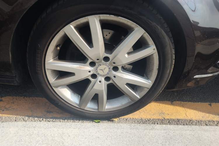 Used Mercedes-Benz CLS 2012 CLS 300 CGI Right Front Wheel Hub