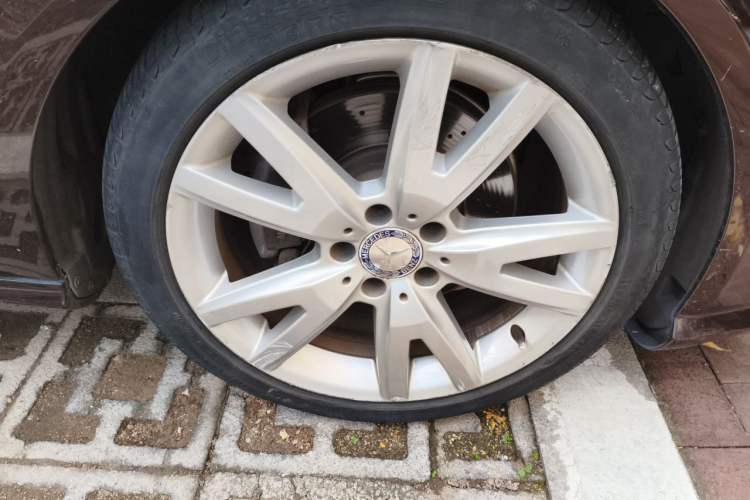 Used Mercedes-Benz CLS 2012 CLS 300 CGI Right Front Wheel Hub
