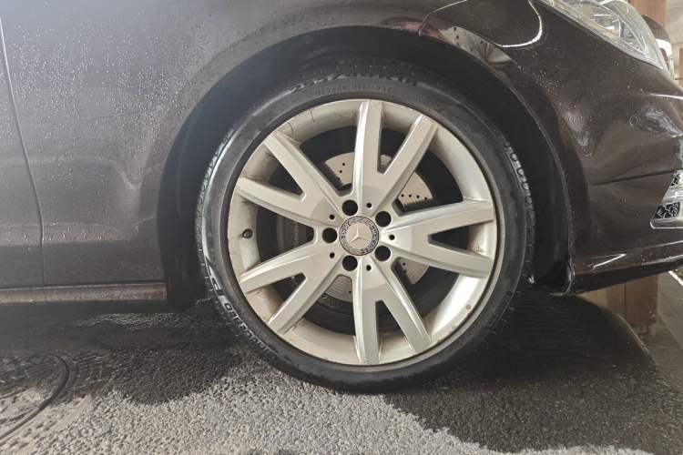 Used Mercedes-Benz CLS 2012 CLS 300 CGI Right Front Wheel Hub