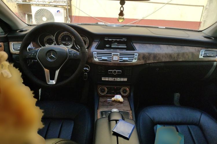 Used Mercedes-Benz CLS 2012 CLS 300 CGI Center Console