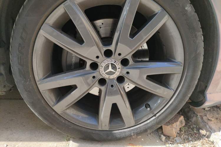 Used Mercedes-Benz CLS 2012 CLS 300 CGI Right Front Wheel Hub