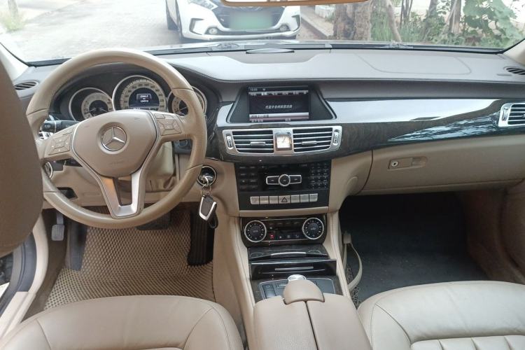 Used Mercedes-Benz CLS 2012 CLS 300 CGI Center Console