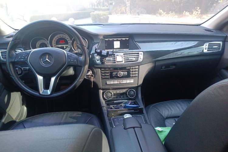 Used Mercedes-Benz CLS 2012 CLS 300 CGI Center Console