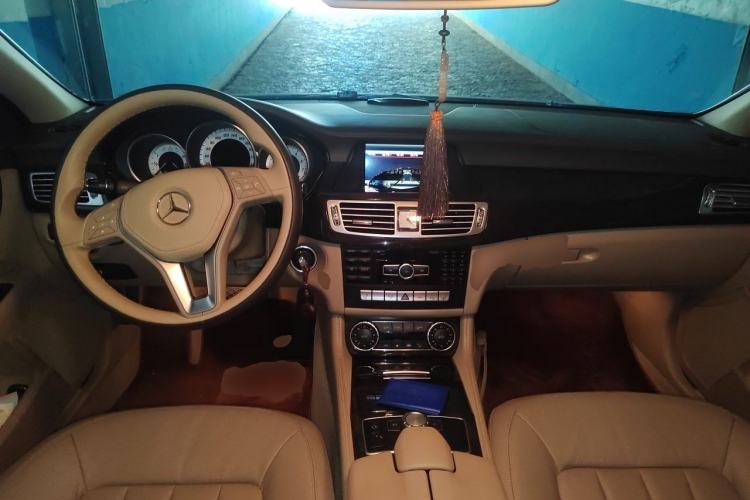 Used Mercedes-Benz CLS 2012 CLS 300 CGI Center Console