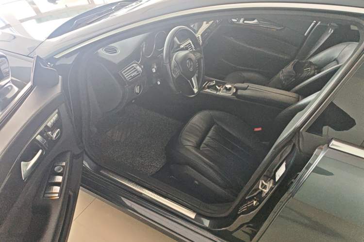 Used Mercedes-Benz CLS 2012 CLS 300 CGI Driver Seat