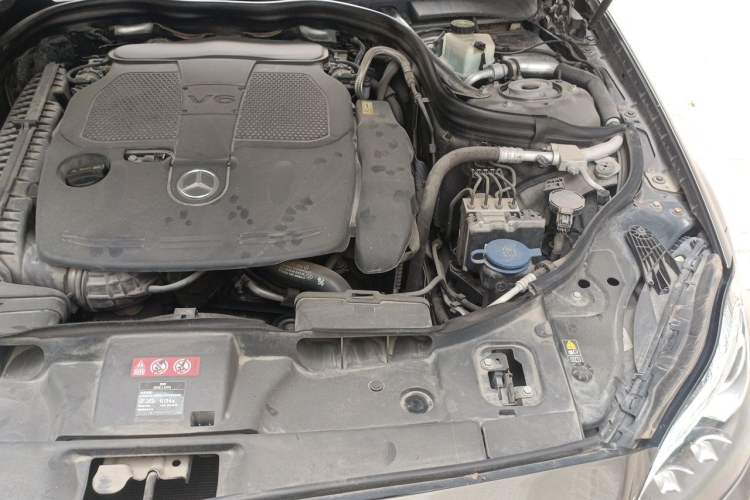 Used Mercedes-Benz CLS 2012 CLS 300 CGI Engine Bay Left
