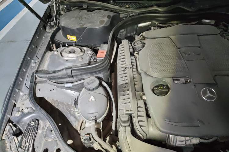Used Mercedes-Benz CLS 2012 CLS 300 CGI Engine Bay Right