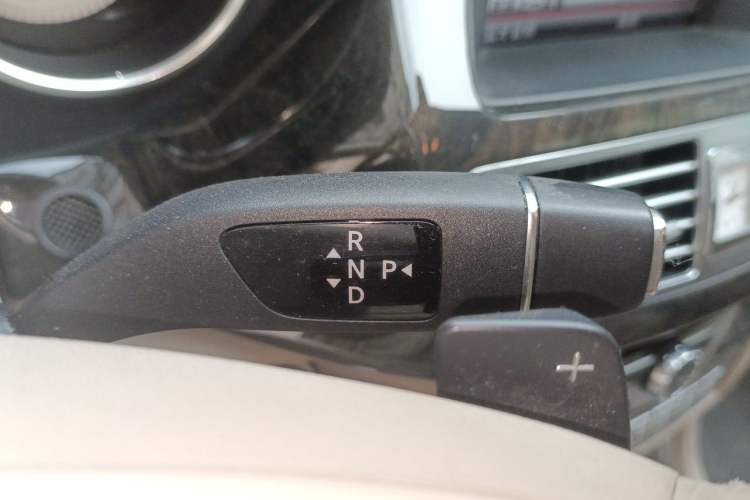 Used Mercedes-Benz CLS 2012 CLS 300 CGI Gear Lever