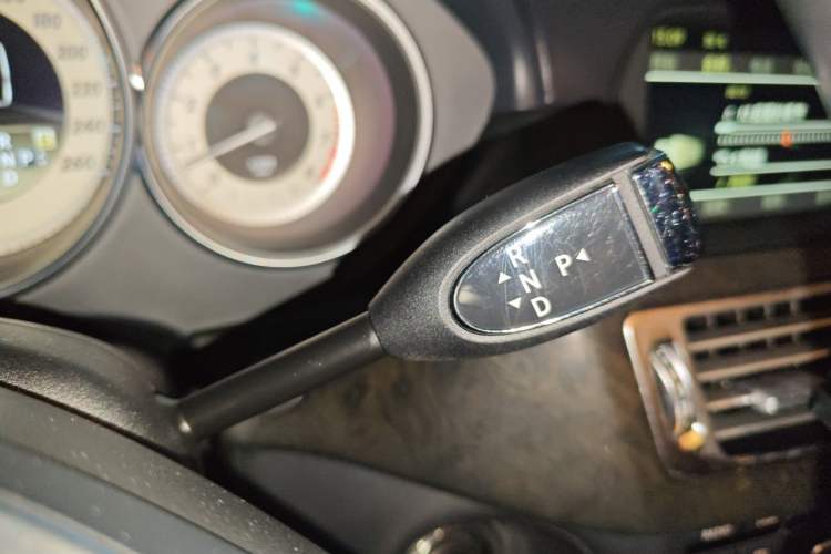 Used Mercedes-Benz CLS 2012 CLS 300 CGI Gear Lever