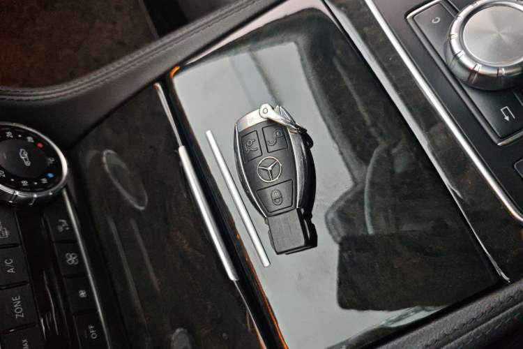 Used Mercedes-Benz CLS 2012 CLS 300 CGI Interior 1