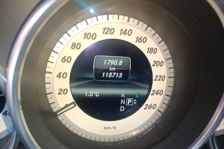 Used Mercedes-Benz CLS 2012 CLS 300 CGI Odometer Close Up