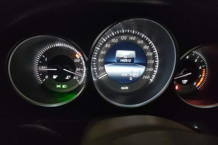 Used Mercedes-Benz CLS 2012 CLS 300 CGI Odometer Close Up