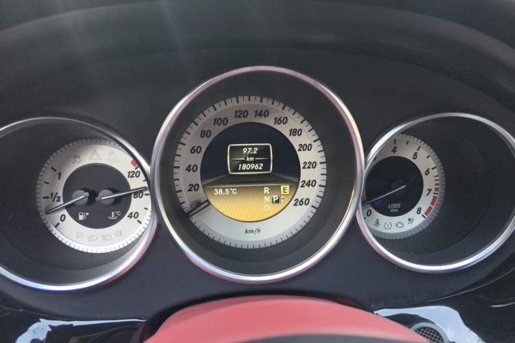 Used Mercedes-Benz CLS 2012 CLS 300 CGI Odometer Close Up