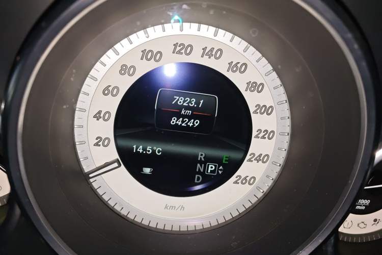 Used Mercedes-Benz CLS 2012 CLS 300 CGI Odometer Close Up