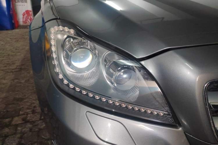 Used Mercedes-Benz CLS 2012 CLS 300 CGI Right Front Headlight
