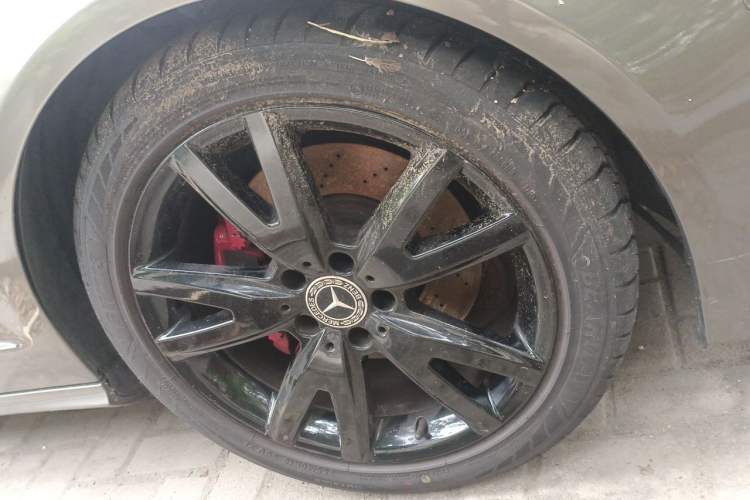 Used Mercedes-Benz CLS 2012 CLS 300 CGI Right Front Wheel Hub