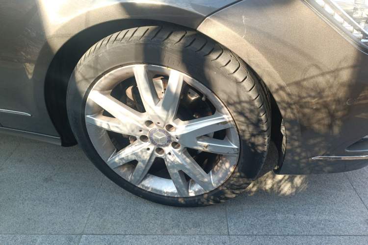 Used Mercedes-Benz CLS 2012 CLS 300 CGI Right Front Wheel Hub