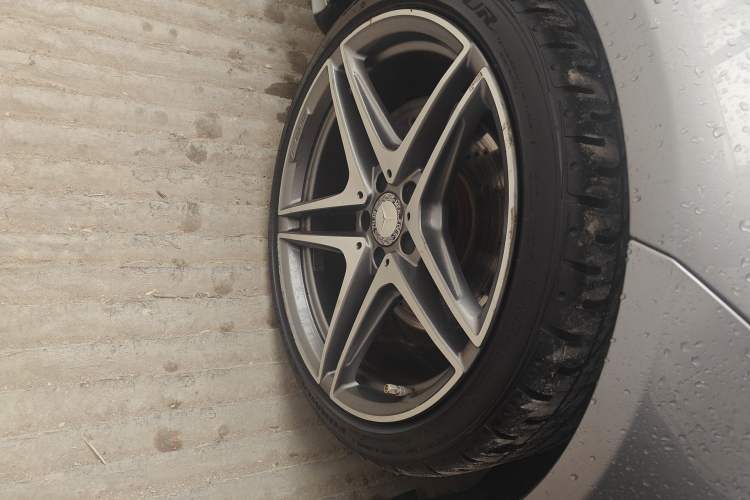 Used Mercedes-Benz CLS 2012 CLS 300 CGI Right Front Wheel Hub