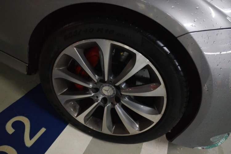 Used Mercedes-Benz CLS 2012 CLS 300 CGI Right Front Wheel Hub