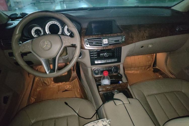 Used Mercedes-Benz CLS 2012 CLS 300 CGI Center Console