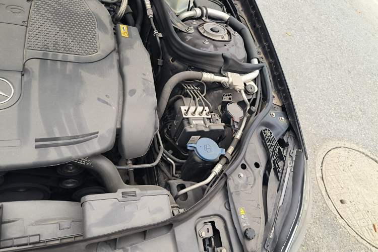 Used Mercedes-Benz CLS 2012 CLS 300 CGI Engine Bay Left