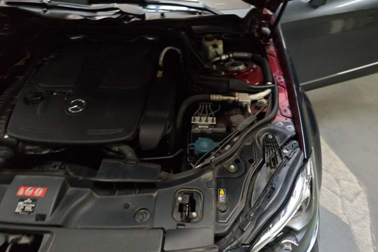 Used Mercedes-Benz CLS 2012 CLS 300 CGI Engine Bay Left