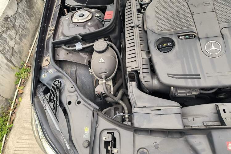 Used Mercedes-Benz CLS 2012 CLS 300 CGI Engine Bay Right
