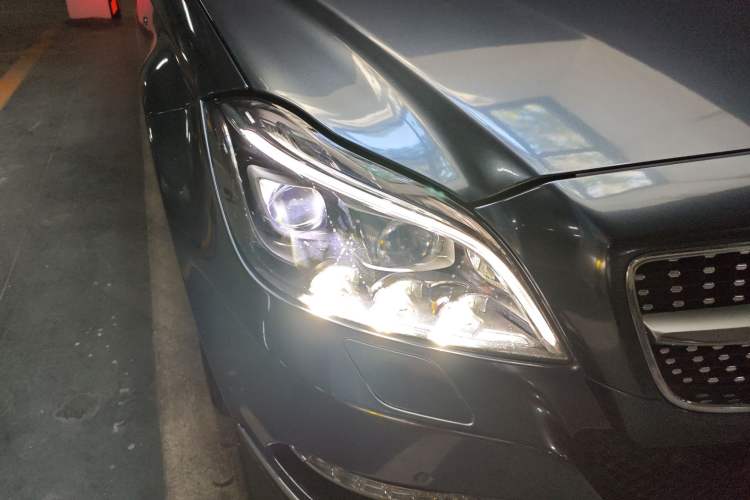 Used Mercedes-Benz CLS 2012 CLS 300 CGI Right Front Headlight