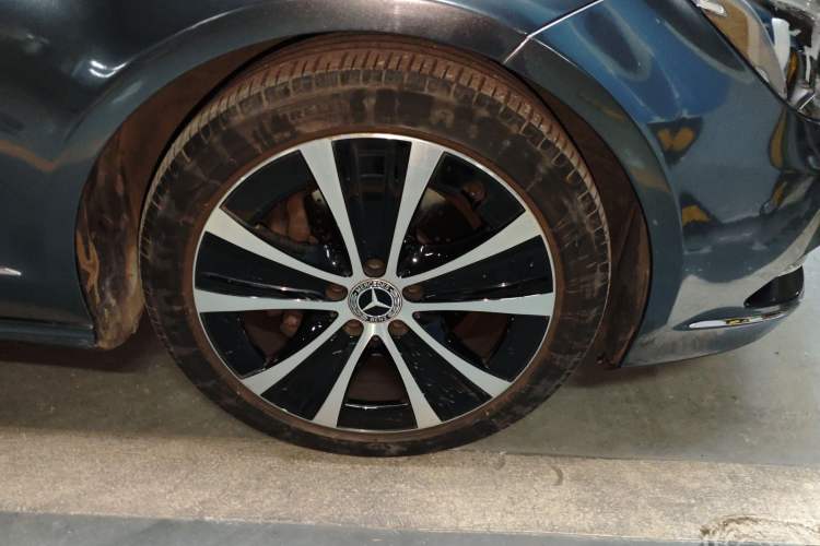 Used Mercedes-Benz CLS 2012 CLS 300 CGI Right Front Wheel Hub