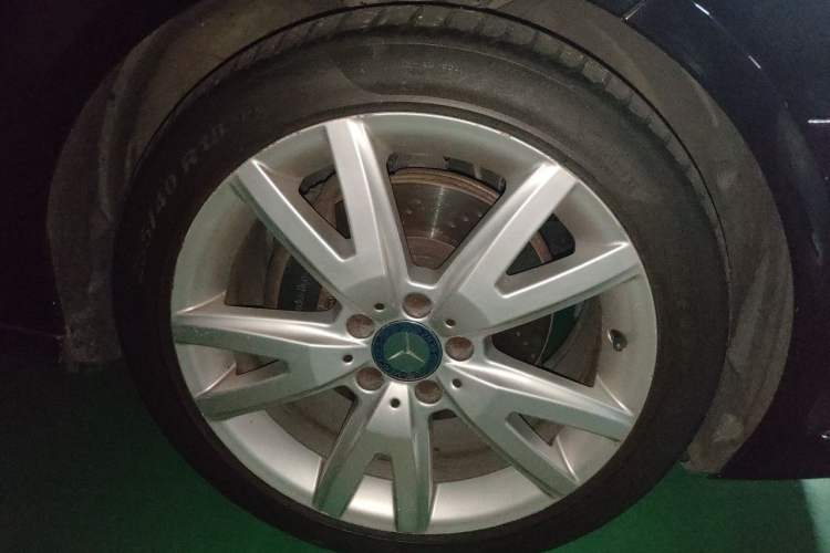 Used Mercedes-Benz CLS 2012 CLS 300 CGI Right Front Wheel Hub