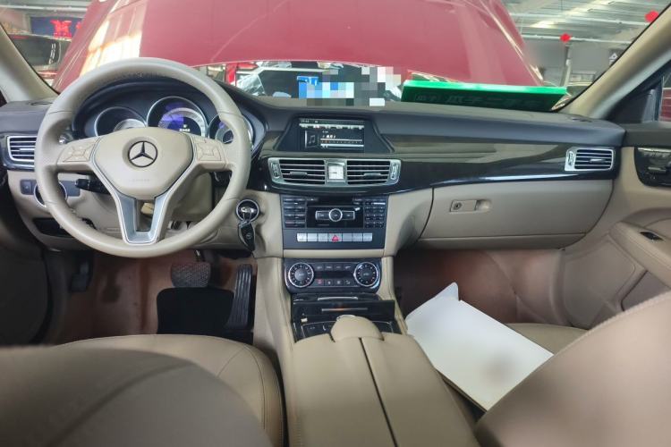 Used Mercedes-Benz CLS 2012 CLS 300 CGI Center Console