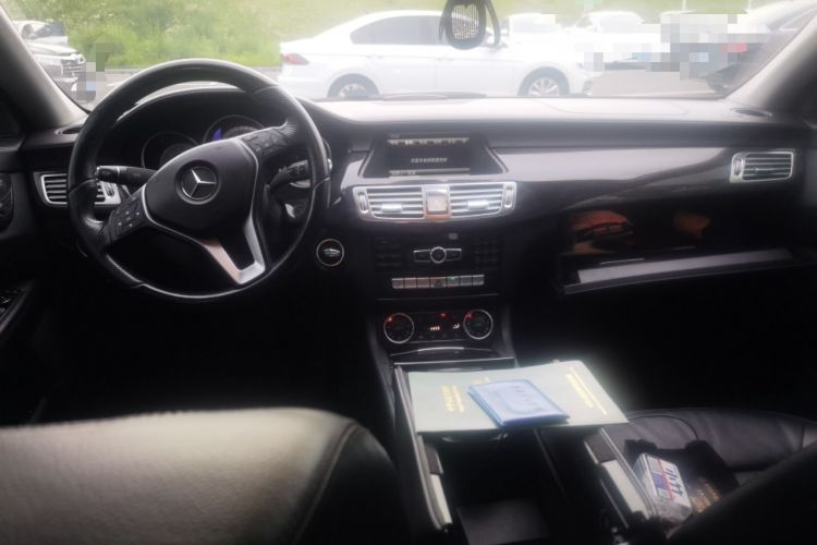Used Mercedes-Benz CLS 2012 CLS 300 CGI Center Console