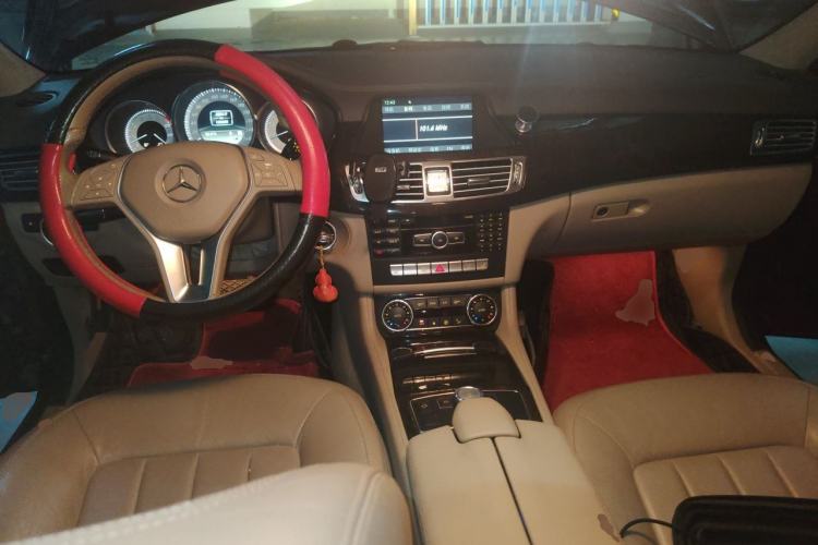 Used Mercedes-Benz CLS 2012 CLS 300 CGI Center Console