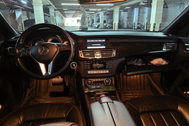 Used Mercedes-Benz CLS 2012 CLS 300 CGI Center Console