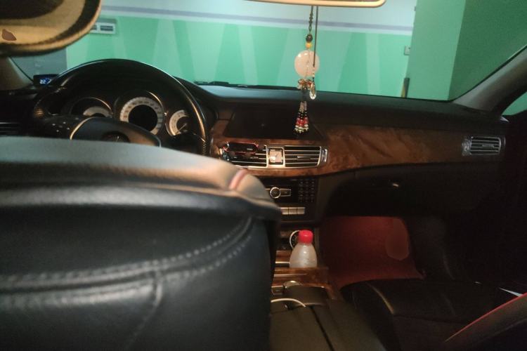 Used Mercedes-Benz CLS 2012 CLS 300 CGI Center Console