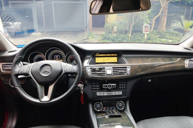 Used Mercedes-Benz CLS 2012 CLS 300 CGI Center Console