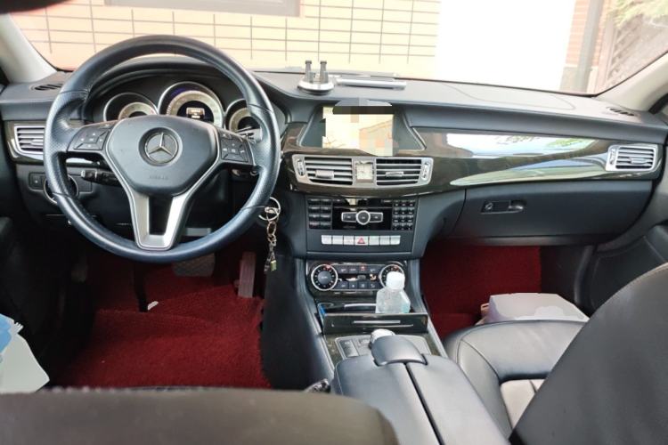 Used Mercedes-Benz CLS 2012 CLS 300 CGI Center Console