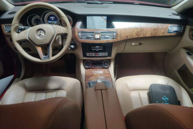 Used Mercedes-Benz CLS 2012 CLS 300 CGI Center Console