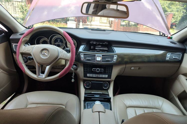 Used Mercedes-Benz CLS 2012 CLS 300 CGI Center Console