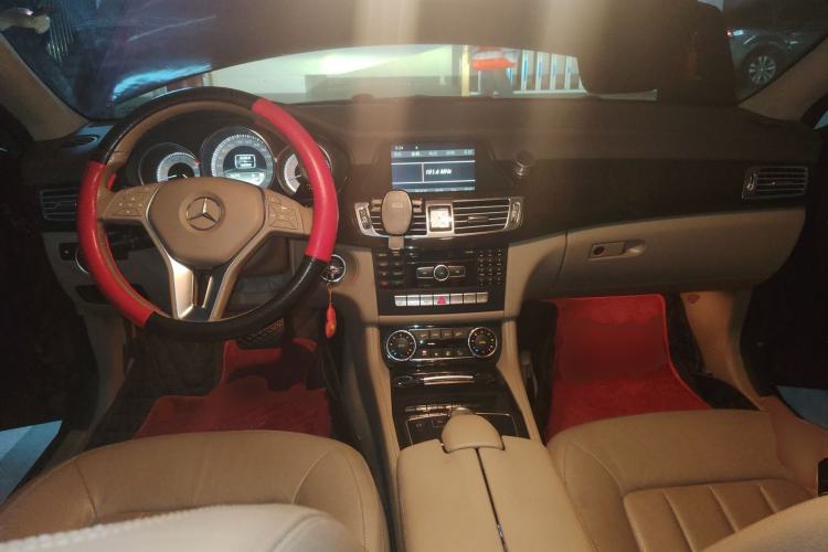 Used Mercedes-Benz CLS 2012 CLS 300 CGI Center Console